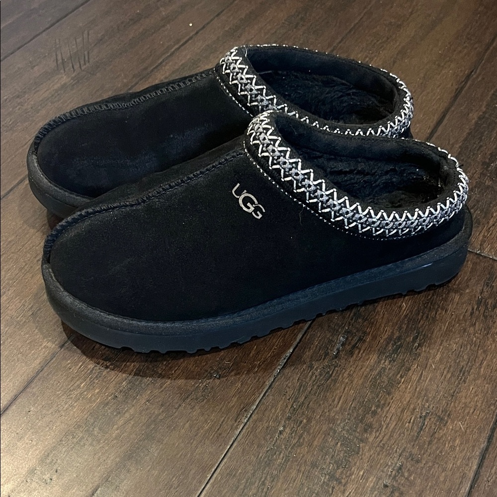 UGGs black Tasman slippers